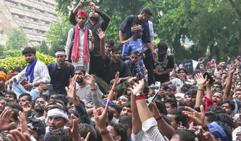 ककरोच पार्टीको प्रदर्शनअघि दिल्लीमा इन्टरनेट बन्द गर्दै भारत सरकार