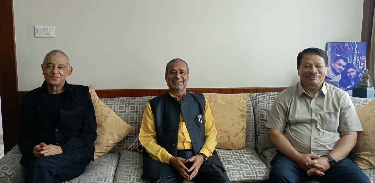 निधि निवासमा कांग्रेसका तीन नेताबीच छलफल जारी