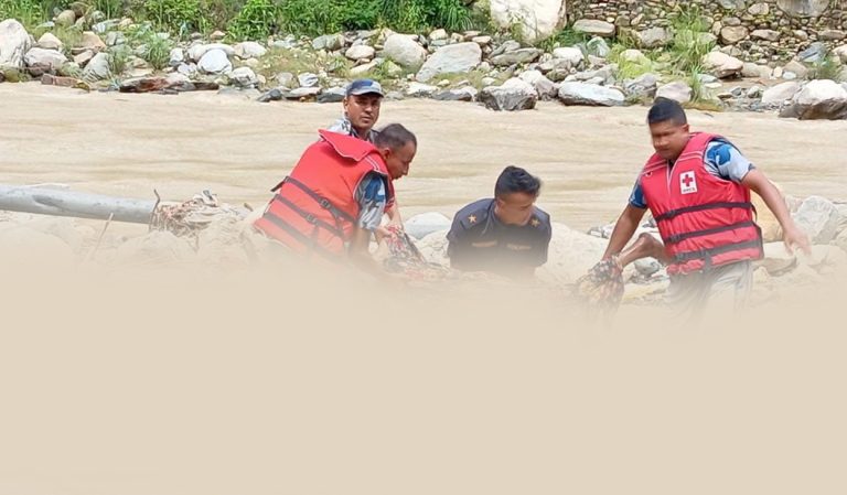 ७५ वर्षीय मोतिमान पाख्रिन : वृद्ध भत्ता थापेर फर्किँदै थिए, रोशी खोलाले बगाउँदा गयो ज्यान