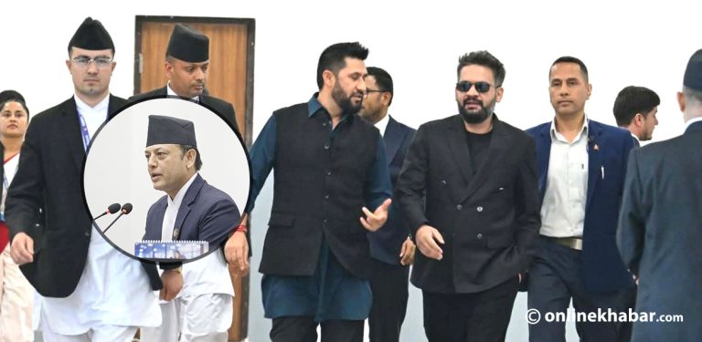 रवि–बालेन संसद्‌मा जानु अगाडि सभामुखसँग ५ मिनेट छलफल