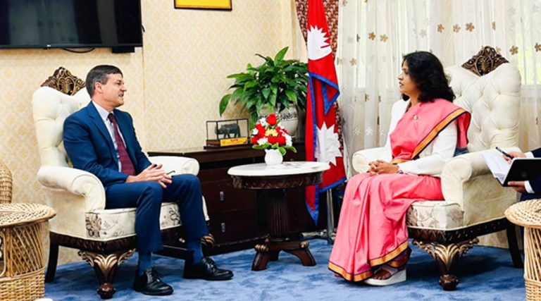 अमेरिकी बजारमा नेपाली उत्पादनको पहुँच सुनिश्चित गर्न उद्योगमन्त्रीको आग्रह   