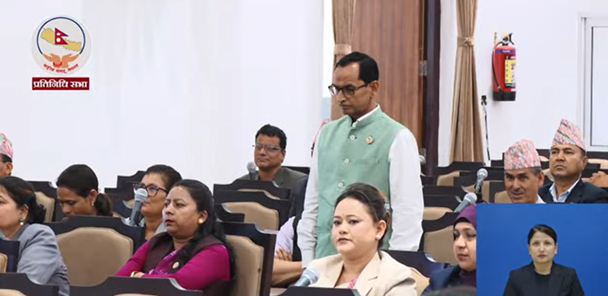 सांसद चन्द्र मोहनले गरे गणेश नेपालीप्रति श्रद्धाञ्जली दिँदै संसद्‌मै मौनधारण