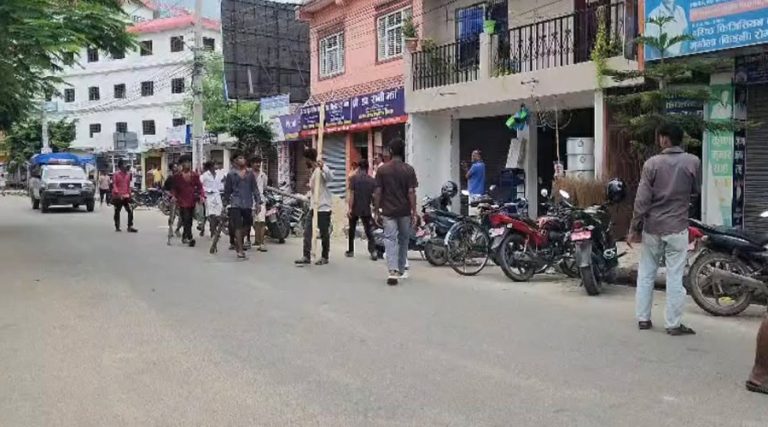 जनकपुरमा पनि बिहानैदेखि तनाव, जिल्ला सुरक्षा समितिको बैठक जारी