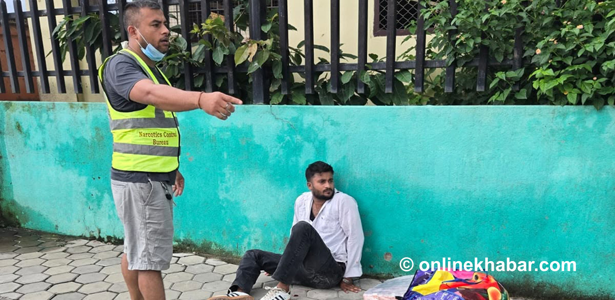 कुलेश्वरमा गोली चल्यो, दुई जना पक्राउ