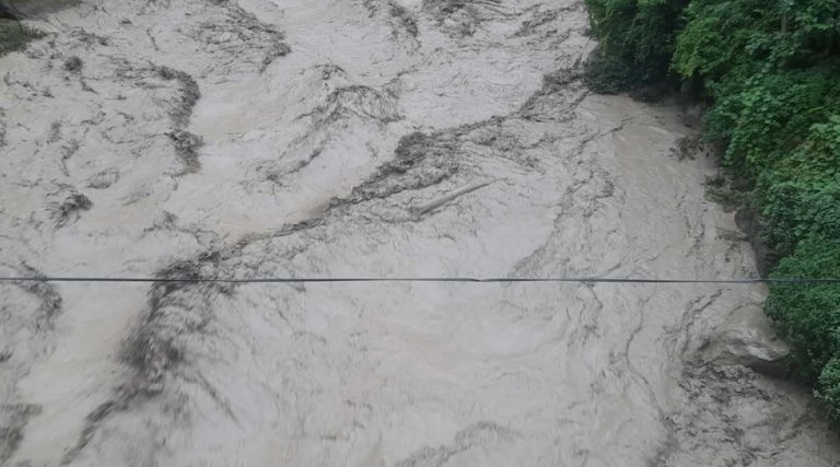 पर्वतको मोदीखोलामा बाढी, सतर्कता अपनाउन आग्रह