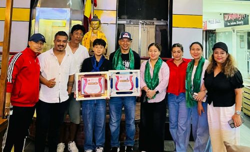 कराते च्याम्पियन सुनिल र उदीयमान याङतेनलाई मम्स इन्टरनेसनल नेपालको सम्मान