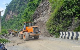 मध्य बर्खापछि नारायणगढ-मुग्लिन खण्डमा पहिरो रोक्न ठेक्का सम्झौता