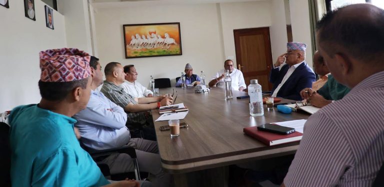 प्रदेश सभापति र मुख्यमन्त्रीसँग कांग्रेस नेतृत्वको छलफल