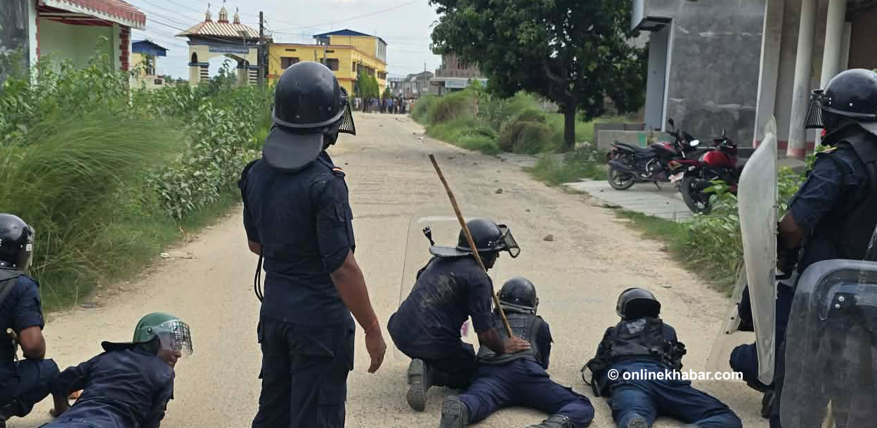 सिरहामा दुई पक्षबीच झडप, दुई जना घाइते 