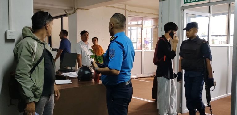 विदेश भ्रमणको बहानामा ठगी गर्ने ‘ओसिस टुरिजम’मा प्रहरीको छापा, दुई सञ्चालक पक्राउ