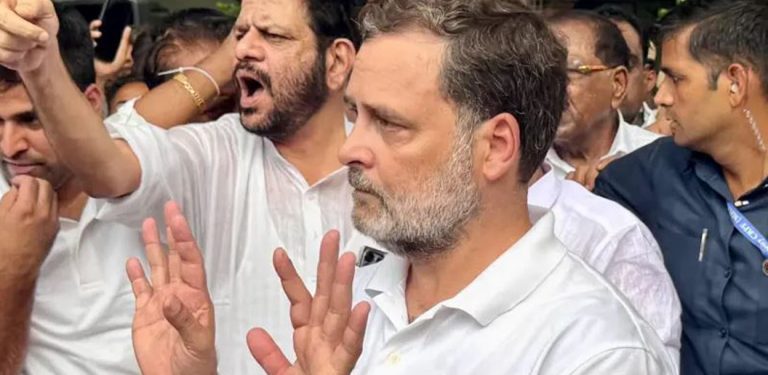 राहुल गान्धीको धर्नाले आम आदमी पार्टीलाई किन आक्रोशित बनायो?