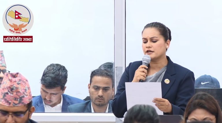 ‘एक्सप्रेस वे’ मा हिंडेको सरकारलाई रिमाले सम्झाइन् ट्रक साहित्य