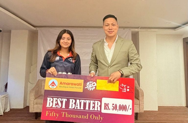 एसीसी यू-१९ महिला प्रिमियर कपकी सर्वाधिक रनकर्ता साबित्री धामीलाई अमरावतीको सम्मान