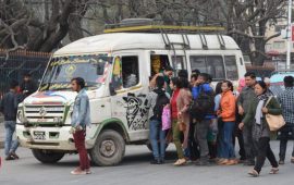 ‘सिस्टम’ पर्खिरहेको सार्वजनिक यातायात