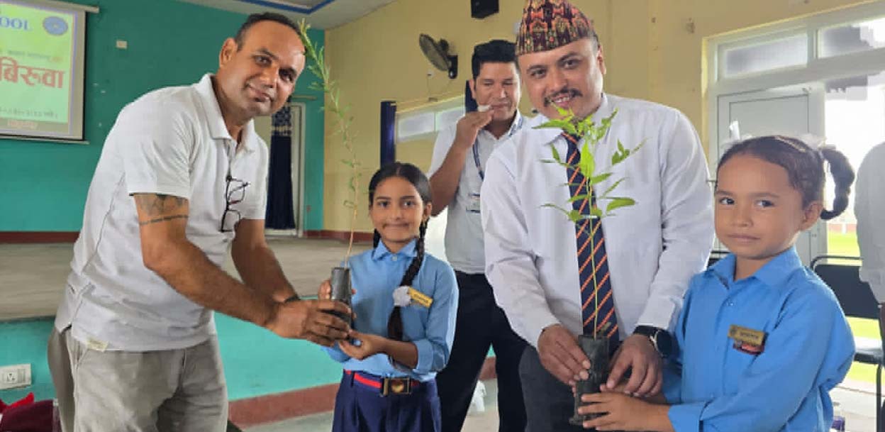 नेपाल पुलिस स्कुलमा वृक्षारोपणदेखि हुर्काउनेसम्मको ज्ञान सिक्दै विद्यार्थी
