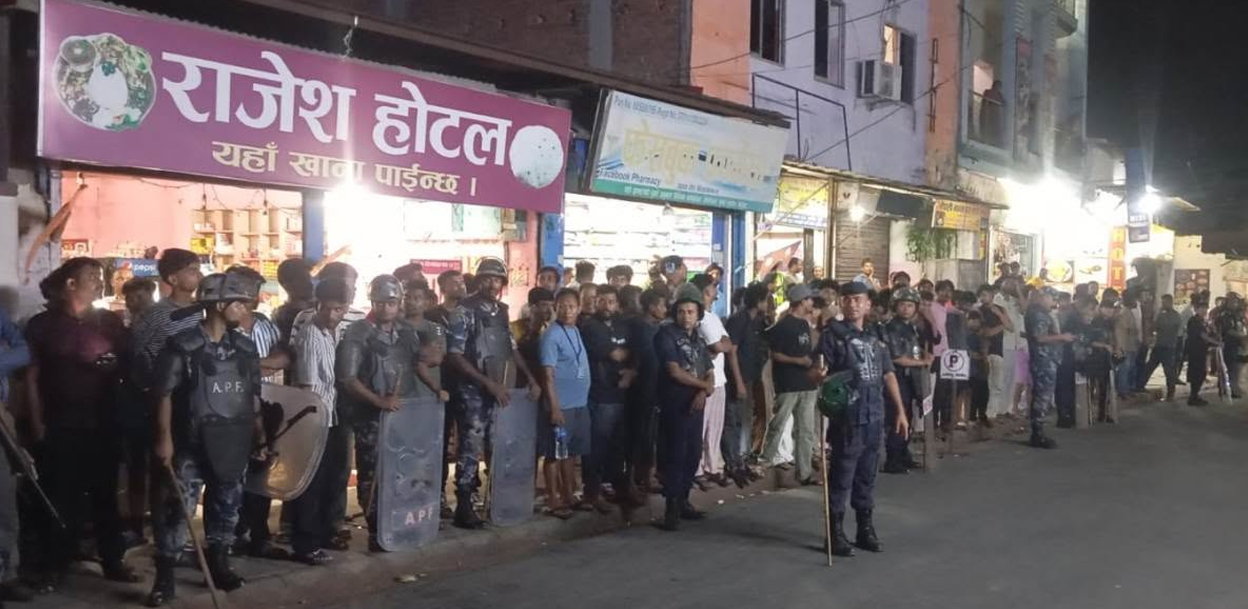 देवानगञ्ज घटनाका घाइते भेट्न पुगेका गृहमन्त्रीविरुद्ध नाराबाजी