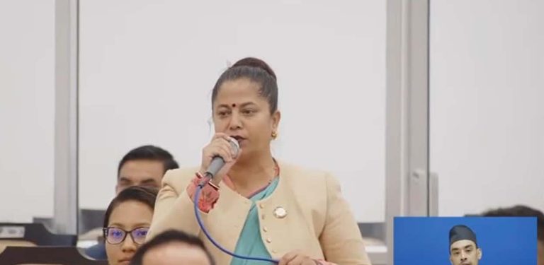 सुकुमवासीलाई आँसु उपहार दिएर  सरकारले  १०० दिन मनायोः सांसद थपलिया