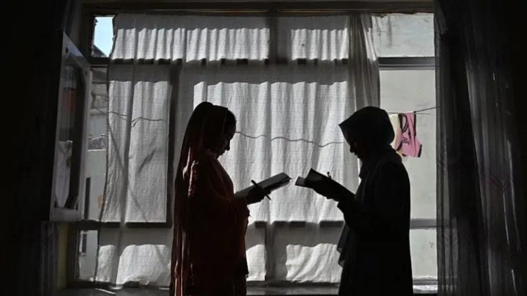 तालिबान सत्ताका ५ वर्ष : यस्तो छ अफगानी महिलाले भोगिरहेको अन्धकार जीवन