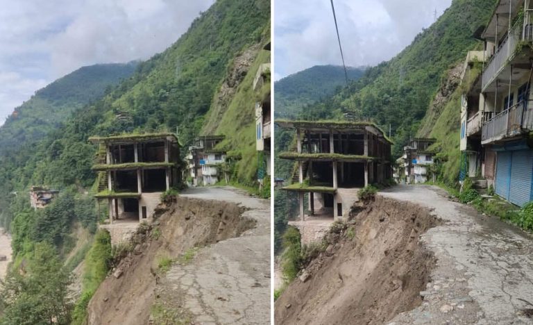 सिन्धुपाल्चोकको लिपिङमा पहिरोले सडक भासियो, अरनिको राजमार्ग अवरुद्ध