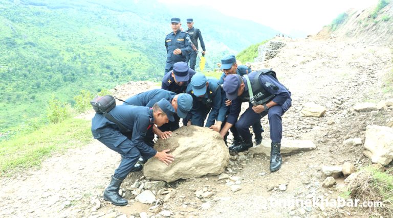 विपद् जोखिमप्रति सतर्क बाजुरा प्रहरी, जोखिमयुक्त बस्तीमा निरन्तर गस्ती