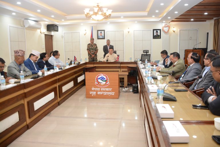 विपद्‌मा सहयोग गर्न निजी क्षेत्रलाई गृहमन्त्रीको आग्रह