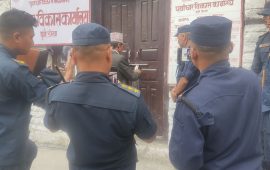 डोल्पा पूर्वाधार विकास कार्यालयमा लागेको ताला दुई घण्टापछि खुल्यो