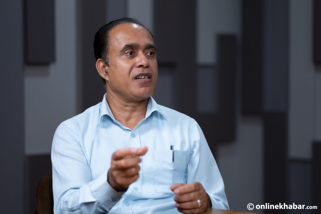 फोहोर थुपार्ने होइन, तेल र ऊर्जा निकाल्ने बाटोमा जानुपर्छ