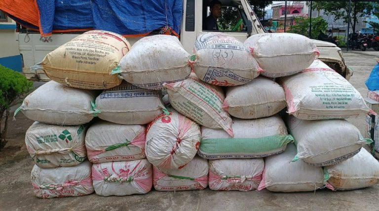 कटारीमा एक हजार १२२ किलो गाँजासहित तीन जना पक्राउ