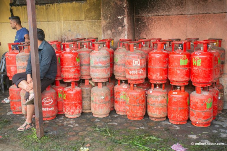 काठमाडौं उपत्यकामा बुधबार करिब ४७ हजार सिलिन्डर ग्यास वितरण