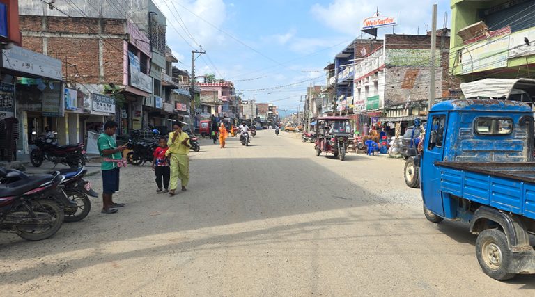 सिरहाको गोलबजारमा कर्फ्यू हटाइयो