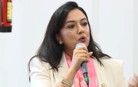रास्वपा सांसदलाई खुश्बु ओलीको सुझाव : प्रधानमन्त्रीसमक्ष डेलिगेसन जानुस्