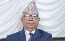 नेपाल कसैको अधिनमा र विरोधमा जान चाहँदैन : माधव नेपाल