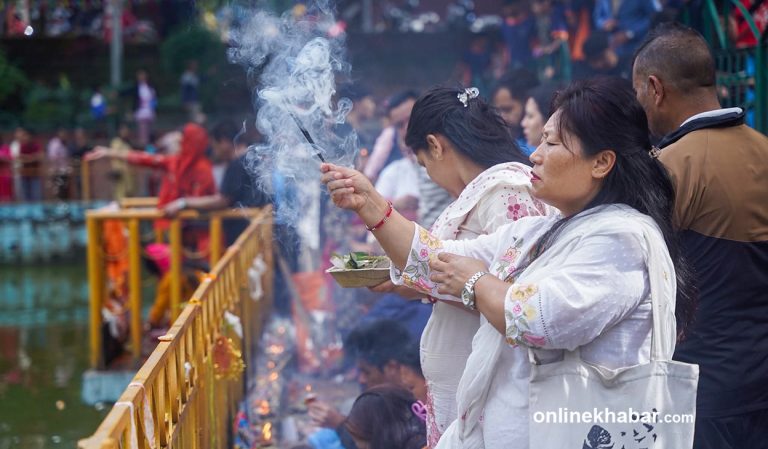 नागपोखरीमा नाग पूजा (तस्वीरहरू)