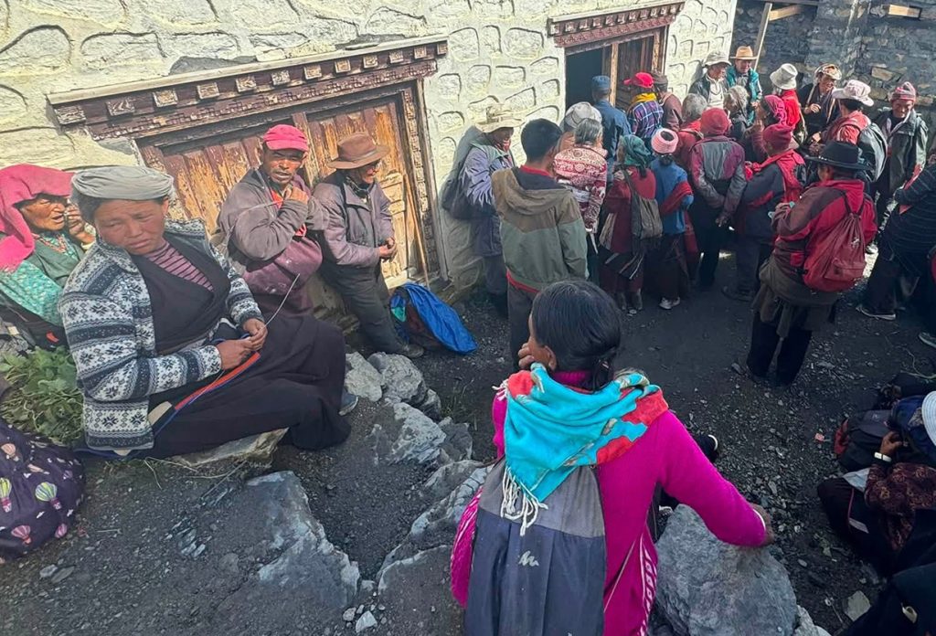 उपल्लो डोल्पाका ३ पालिकामा चीन प्रवेशका लागि धमाधम सीमा पास वितरण