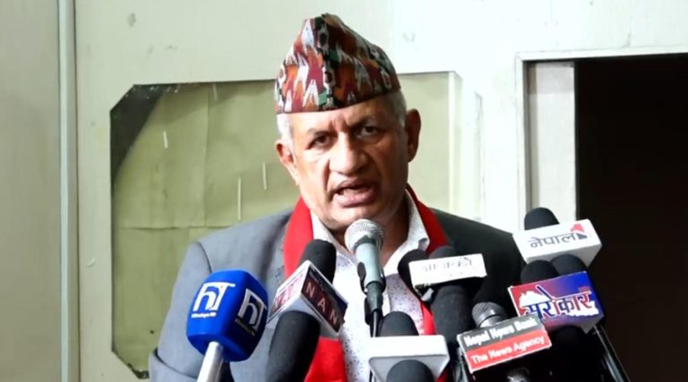 प्रदीप ज्ञवालीको आरोप– सरकार अधिनायकवादतर्फ अग्रसर भयो
