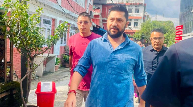 तारिख बुझ्न रवि लामिछाने काठमाडौं जिल्ला अदालतमा