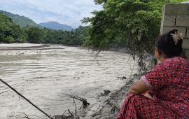त्रसित छन् राजमार्गका स्थानीय, कृष्णभिरको पहिरोले झनै थप्यो (तस्वीरहरू)