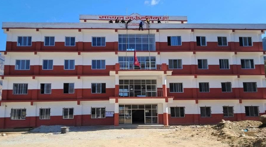 डोटीको सायल गाउँपालिकाद्वारा दैवी प्रकोप उद्धार कोषमा आर्थिक सहयोग