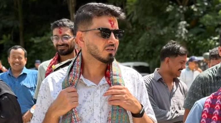 सुदूरपश्चिम भ्रमणमा रहेका पूर्वाधार विकासमन्त्री लम्साल बिरामी