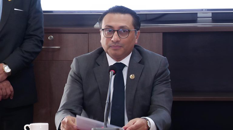 आर्थिक रुपान्तरण र संरचनागत सुधारका लागि नीतिगत आत्मविश्वास अनिवार्य : अर्थमन्त्री वाग्ले