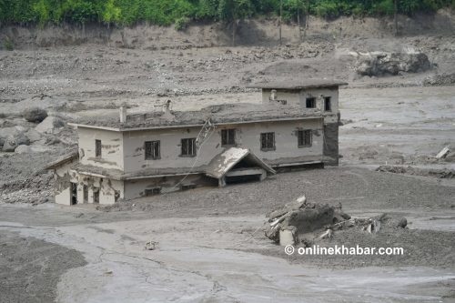 प्रभावित क्षेत्रमा संक्रामक रोग फैलिँदै, ८१ जनामा देखियो झाडापखाला