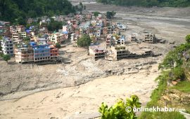 बाढी प्रभावितलाई शाइन रेसुङ्गा बैंकद्वारा ६५ लाख सहयोग