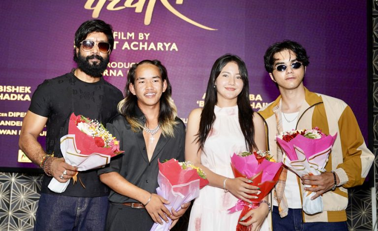 ‘पच्चिस पच्चिस’ मा अभिषेक र खुशीले जोडी बाँध्ने