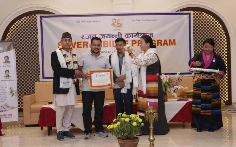 अनलाइनखबरकर्मी अच्युत पुरीसहित ६ पत्रकार सम्मानित
