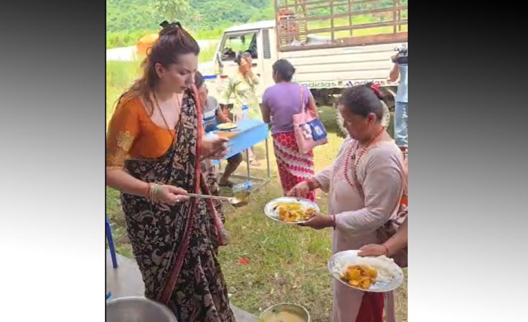 बाढी प्रभावितलाई सहयोग