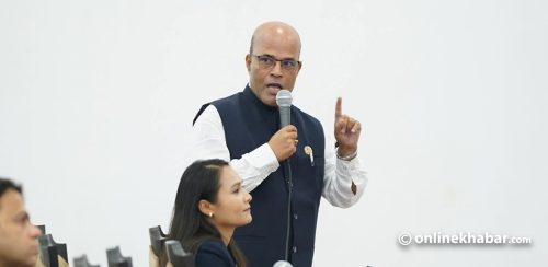 अमरेशको प्रश्न- गरिबले उपचार पाइरहेका छैनन्, राज्य संवेदनशील हुनुपर्ने होइन ?