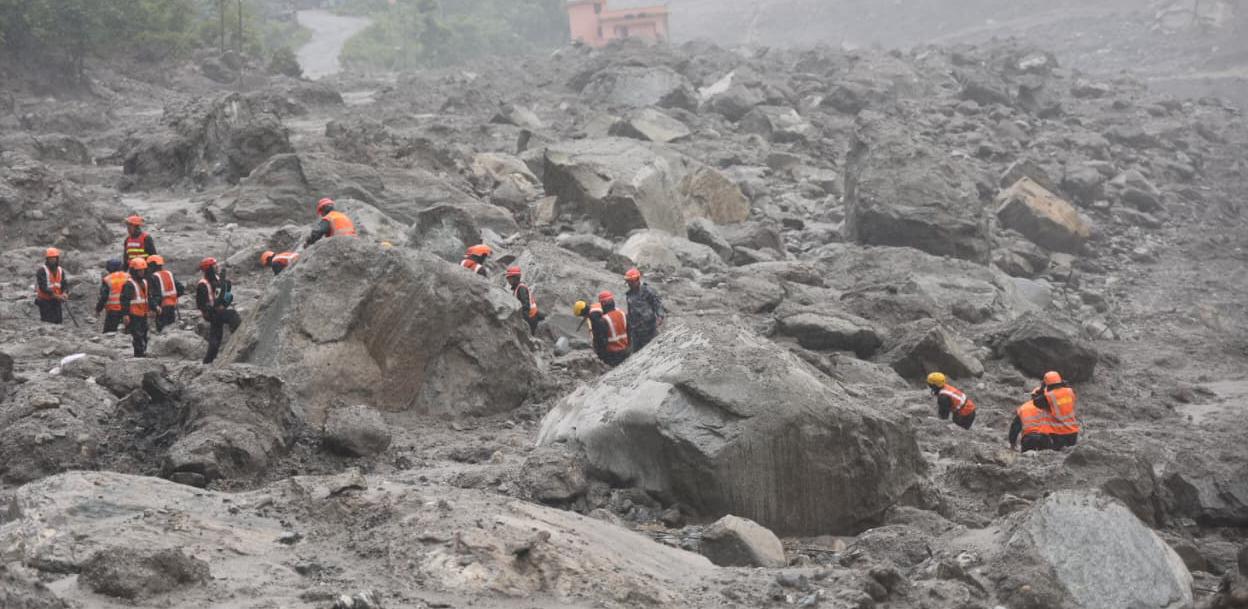 बाढी बढेपछि रसुवादेखि चितवनसम्मका उद्धारकर्तालाई सतर्क रहन आग्रह