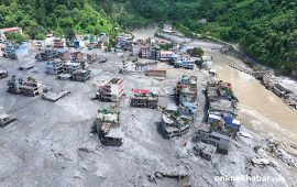 बाढीको ताण्डव: नुवाकोटमा बगर बने बस्तीहरू, झण्डै १५ सय परिवार विस्थापित (फोटो फिचर)