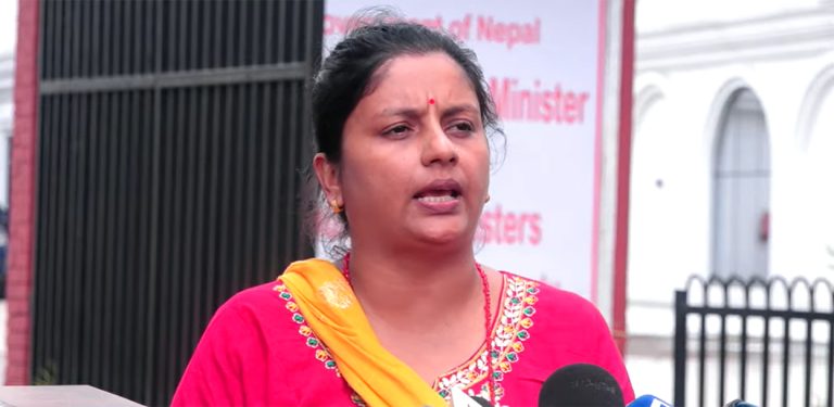 विद्युत् प्राधिकरणका ४० बढी कर्मचारी रसुवा टनेलमा फसेको भन्दै आफन्त पुगे प्रधानमन्त्री कार्यालय