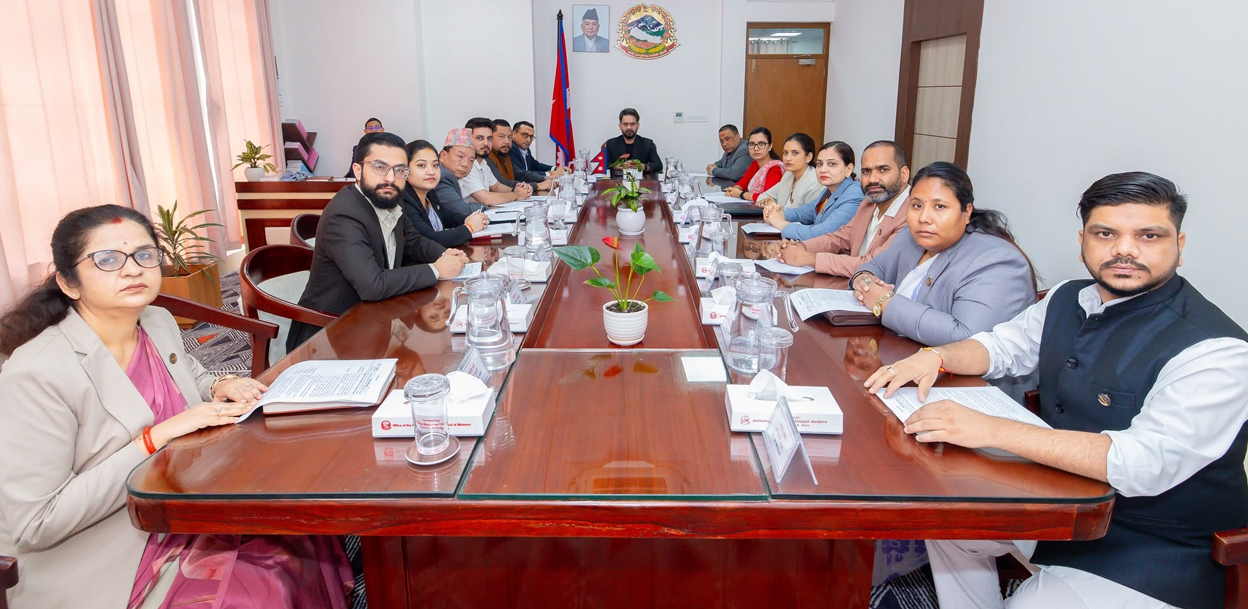 प्रधानमन्त्री र मन्त्रीहरूले एक महिनाको तलब दैवी प्रकोप कोषमा जम्मा गर्ने